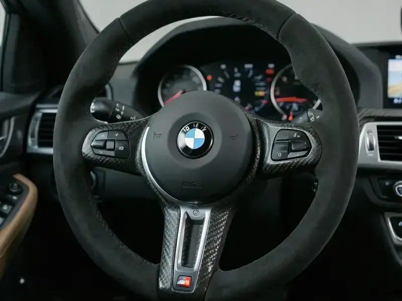 BMW M3のスポーツステアリング